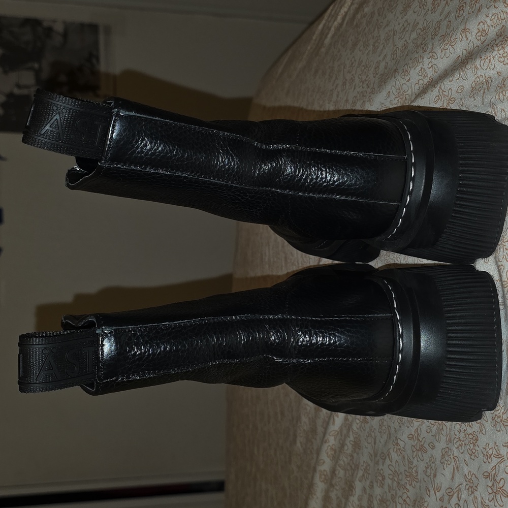 LÄSTShane Black Front Zip Leather Boots - Picture 8 of 13